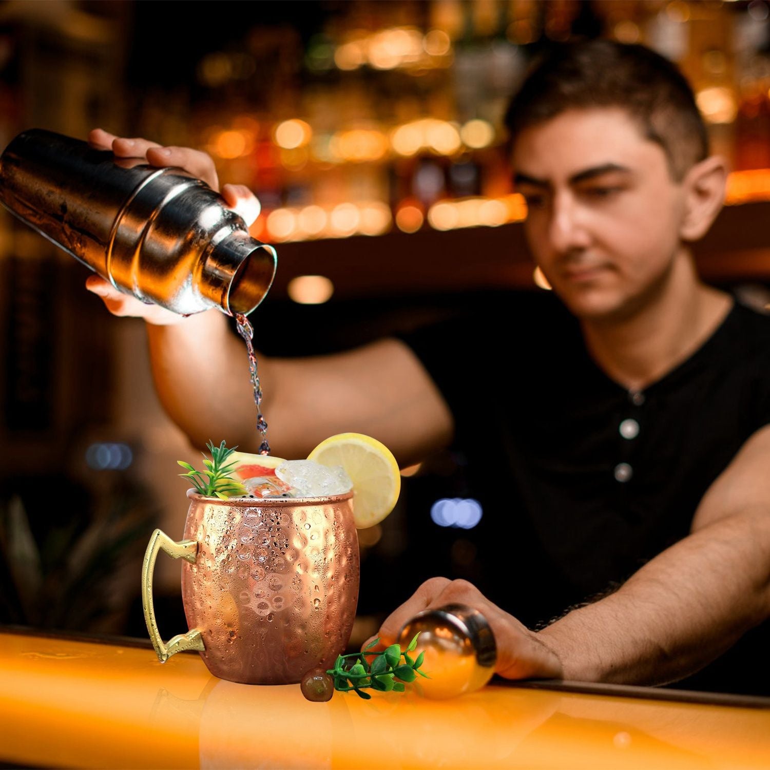 4Pcs Moscow Mule Mugs 18OZ Copper Plating Cocktail Cup Set With Straws Stainless Steel Lining Hammered Cups For Wine Beer Cocktail Cold Drinks